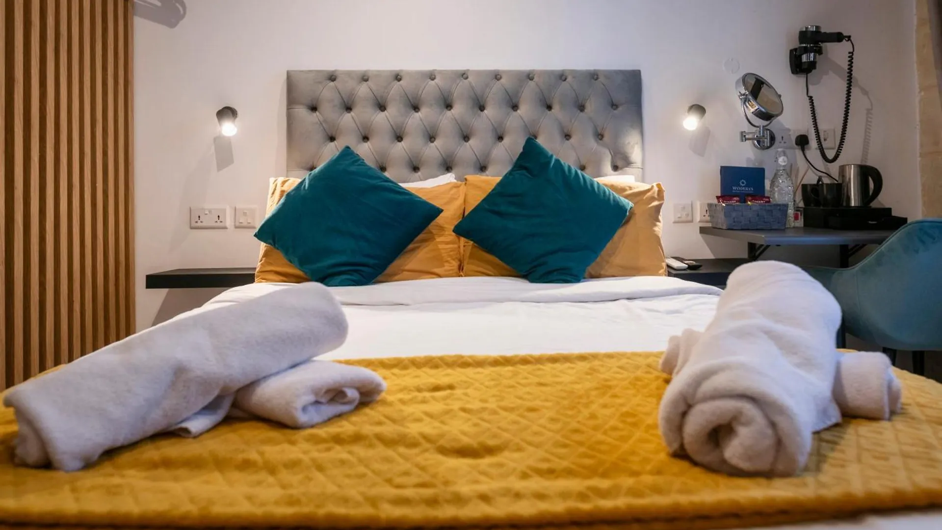 Mandera'S Boutique Suites & Dorms La Valeta