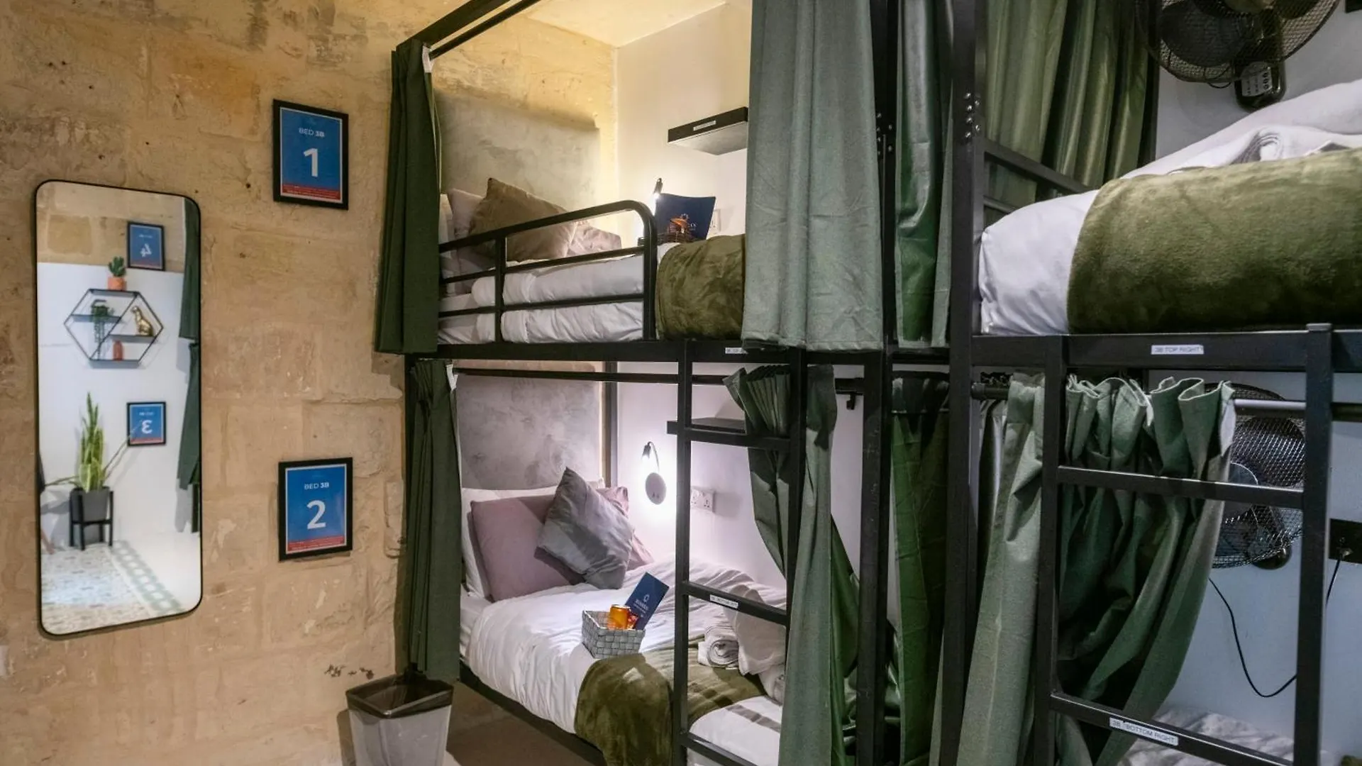 Mandera'S Boutique Suites & Dorms Βαλέτα Πανσιόν