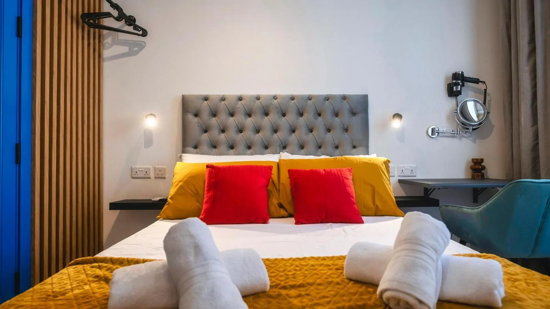 Mandera'S Boutique Suites & Dorms Valletta